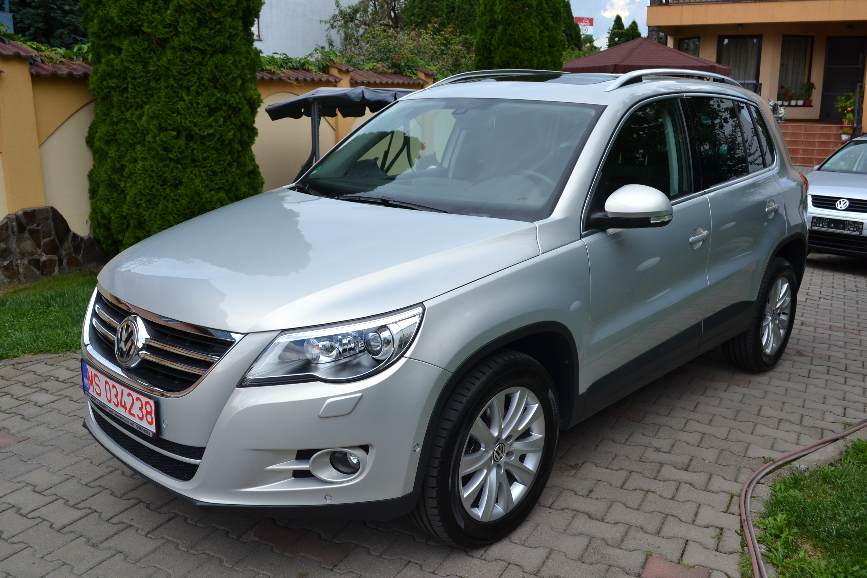 VW TIGUAN 4 MOTION SPORT&STYLE XENON!!NAVI!!CLIMATRONIC!!TRAPA!!EURO5!!! VW TIGUAN 4 MOTION SPORT&STYLE XENON!!NAVI!!CLIMATRONIC!!TRAPA!!EURO5!!!
