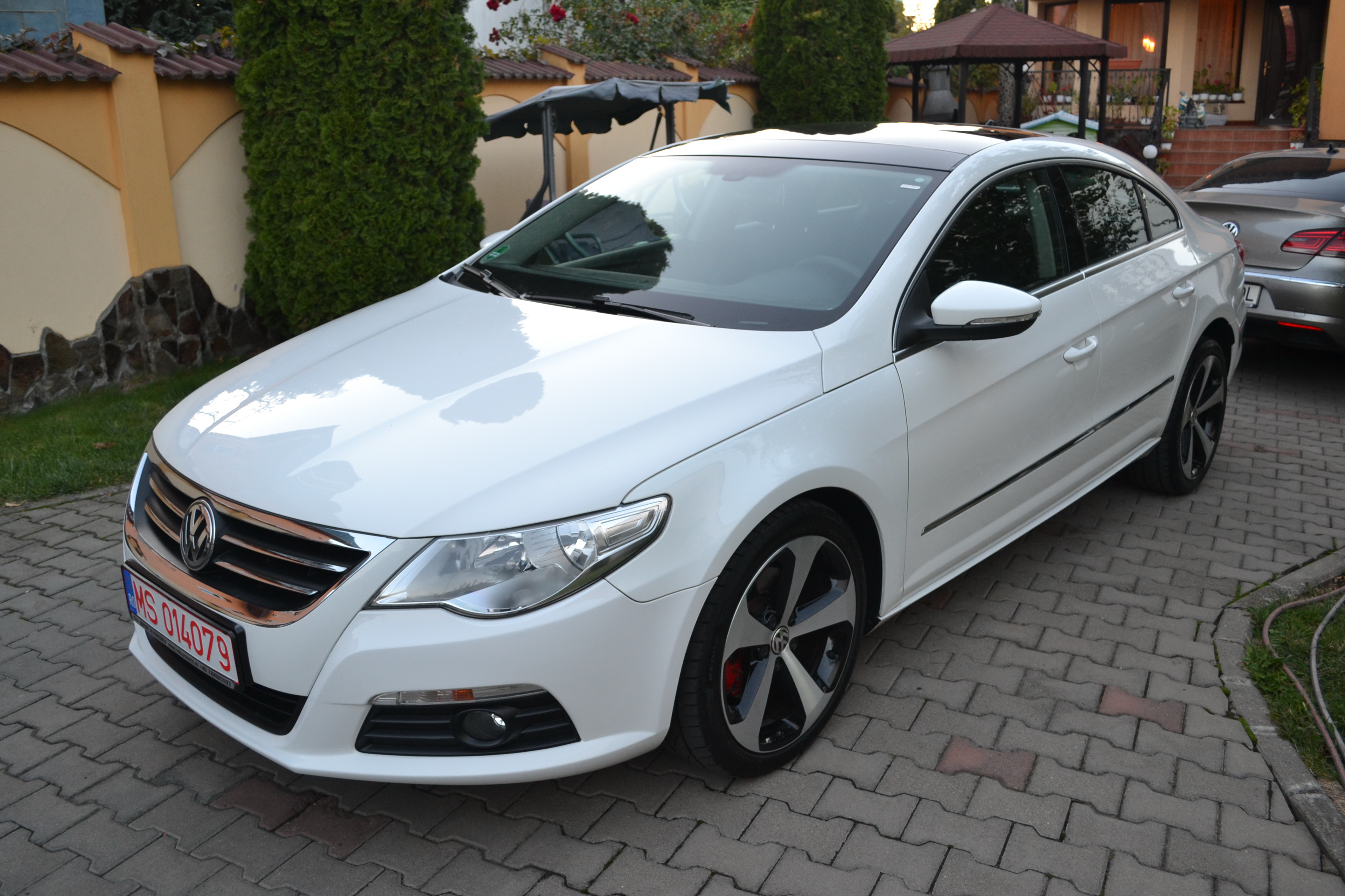 VW PASSAT CC 2.0TDI NAVIGATIE!!CAMERA!!JENTI ALU!!TRAPA!!EURO5!! VW PASSAT CC 2.0TDI NAVIGATIE!!CAMERA!!JENTI ALU!!TRAPA!!EURO5!!