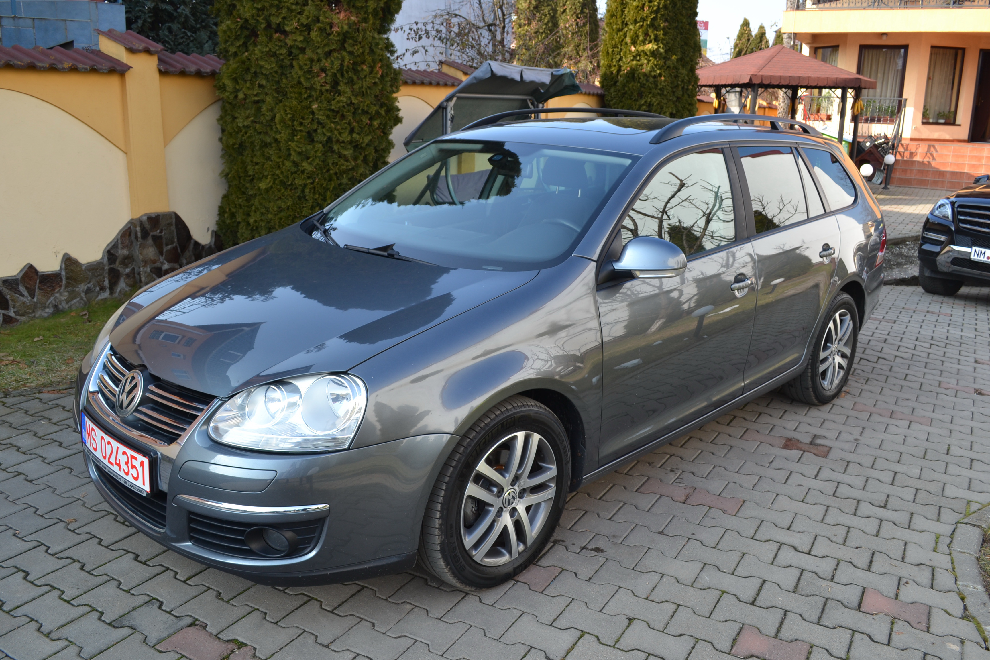 VW GOLF 5 1.9TDI CLIMATRONIC!!JENTI ALU!!TRAPA PANORAMICA!!EURO4!! VW GOLF 5 1.9TDI CLIMATRONIC!!JENTI ALU!!TRAPA PANORAMICA!!EURO4!!