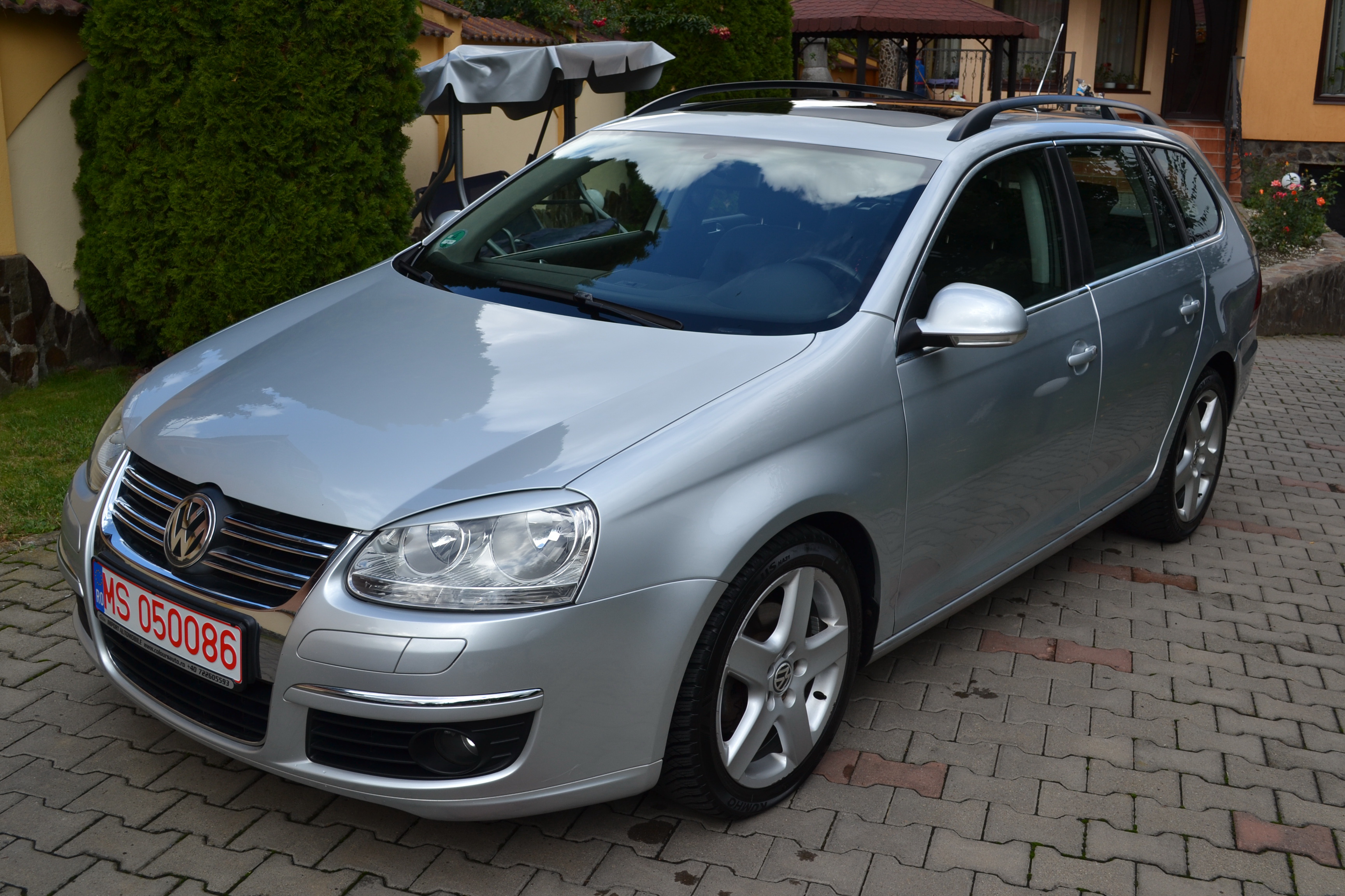 VW GOLF 2.0TDI SPORTLINE!! CLIMATRONIC!!JENTI ALU!!PARCTRONIC!!EURO4!! VW GOLF 2.0TDI SPORTLINE!! CLIMATRONIC!!JENTI ALU!!PARCTRONIC!!EURO4!!