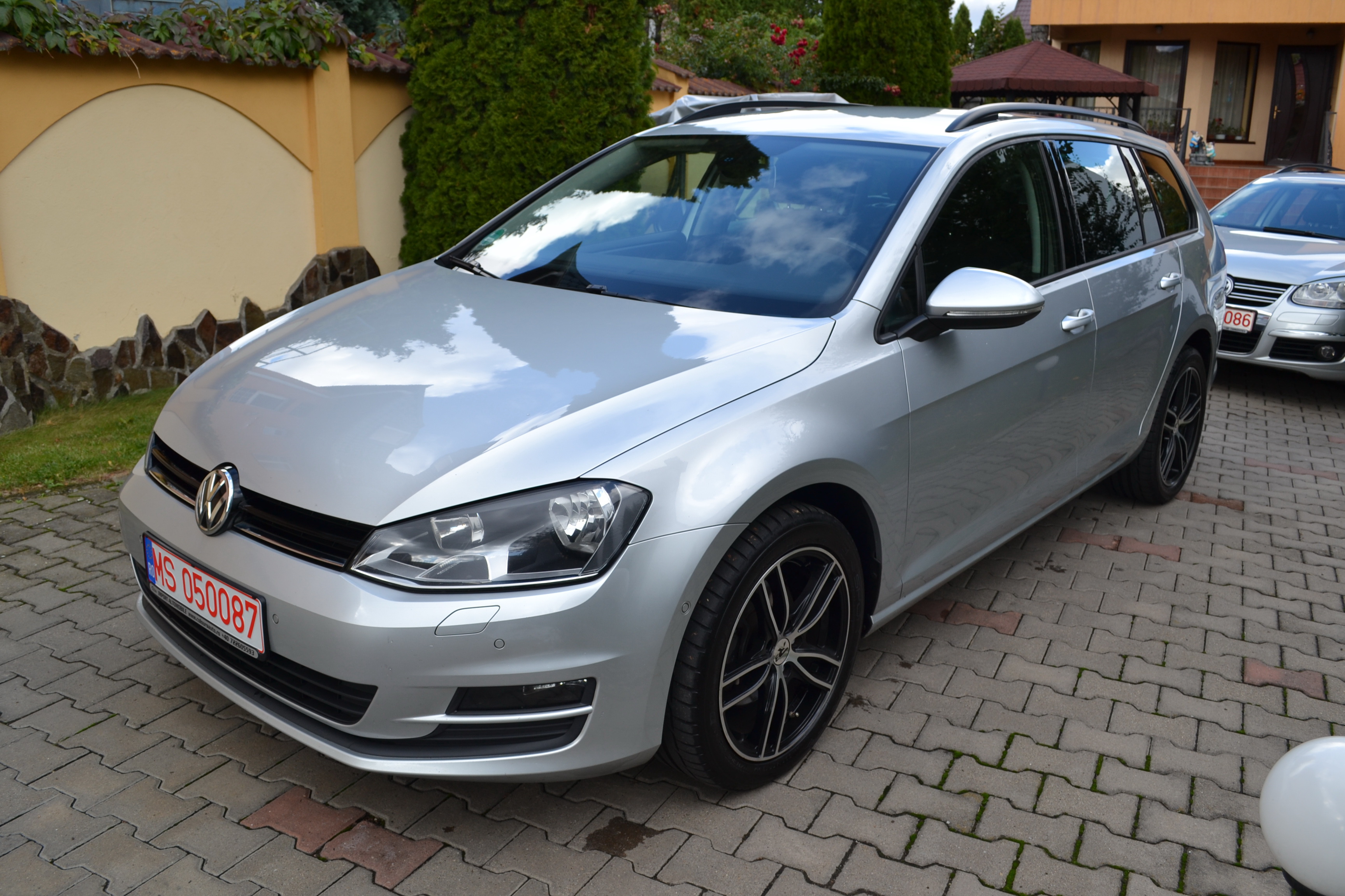 VW GOLF 1.6TDI CONFORTLINE!!BLUE MOTION!!JENTI ALU!!EURO5!! VW GOLF 1.6TDI CONFORTLINE!!BLUE MOTION!!JENTI ALU!!EURO5!!