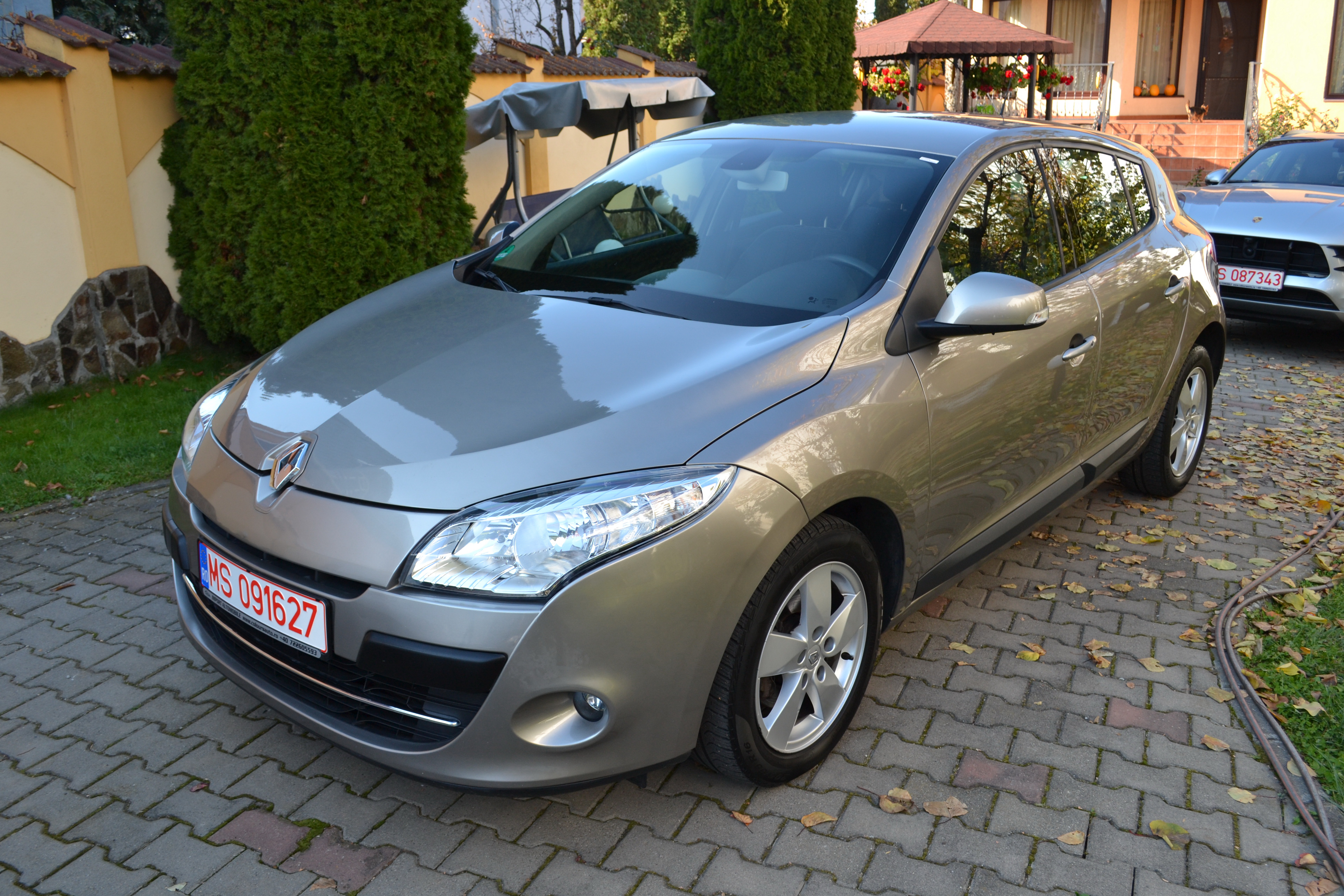 Renault MEGANE 1.5dCi DYNAMIQUE CLIMATRONIC!!SCAUNE INC.!!JENTI ALU!!EURO5!! Renault MEGANE 1.5dCi DYNAMIQUE CLIMATRONIC!!SCAUNE INC.!!JENTI ALU!!EURO5!!