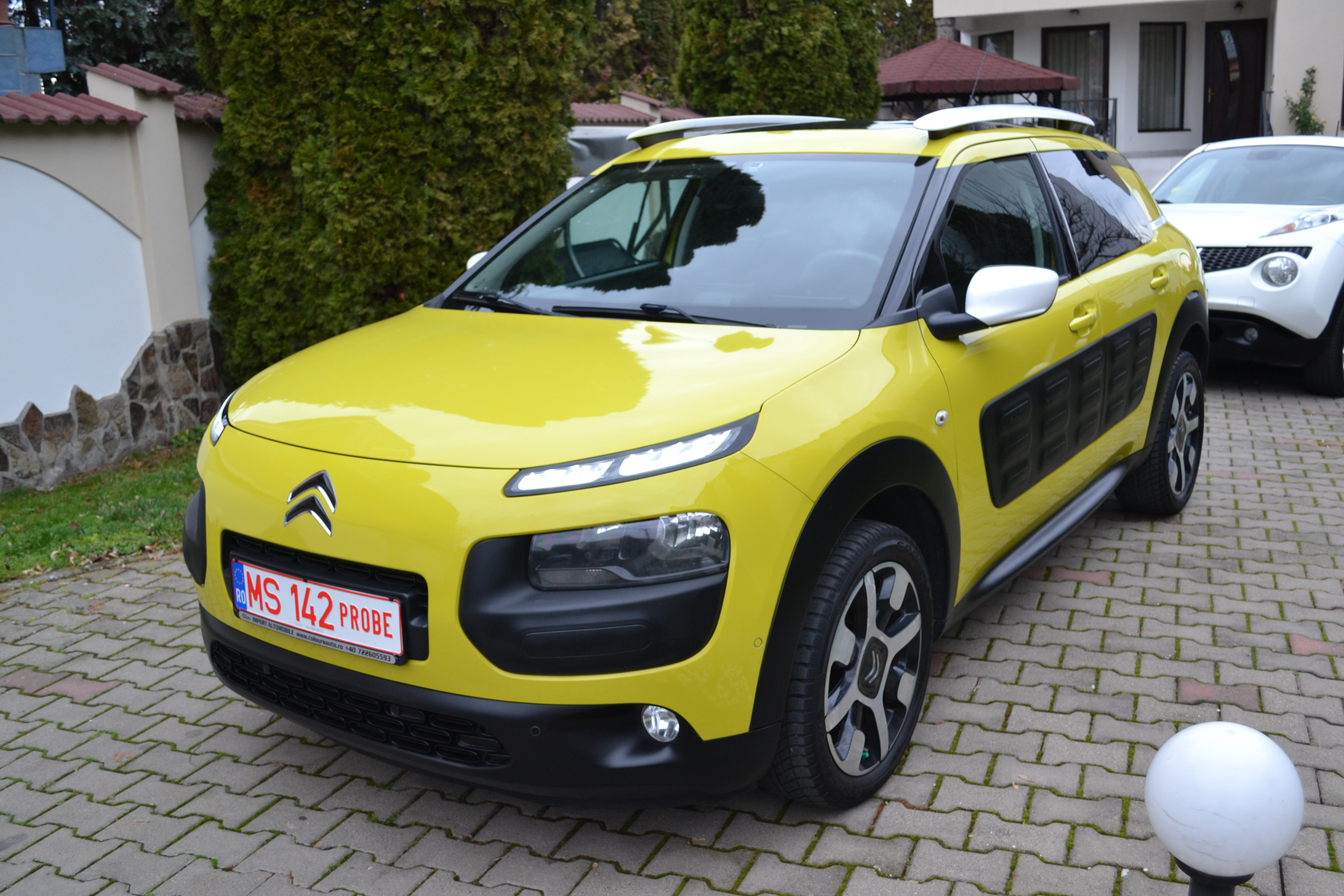 Citroen C4 Cactus1.2 e-THP Shine Climatronic!Camera!Navi!Euro 6! Citroen C4 Cactus1.2 e-THP Shine Climatronic!Camera!Navi!Euro 6!